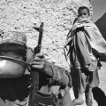 0003_cito_1989-afghanistan-con-i-mujiahiddin-rifocilarsi-ad-argandab-provincia-di-kahandar